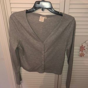 Gray long sleeve v neck shirt